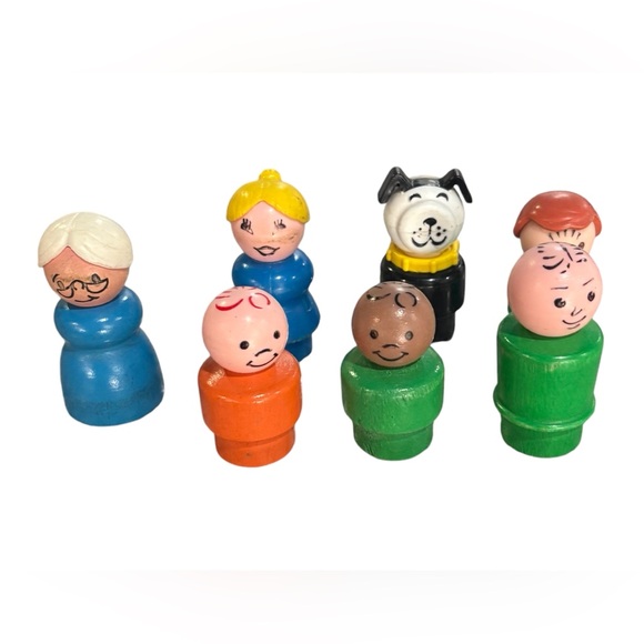 Vintage Fisher Price Little People Dollhouse Figures Grandma Dad Mom Dog & More - Picture 2 of 2